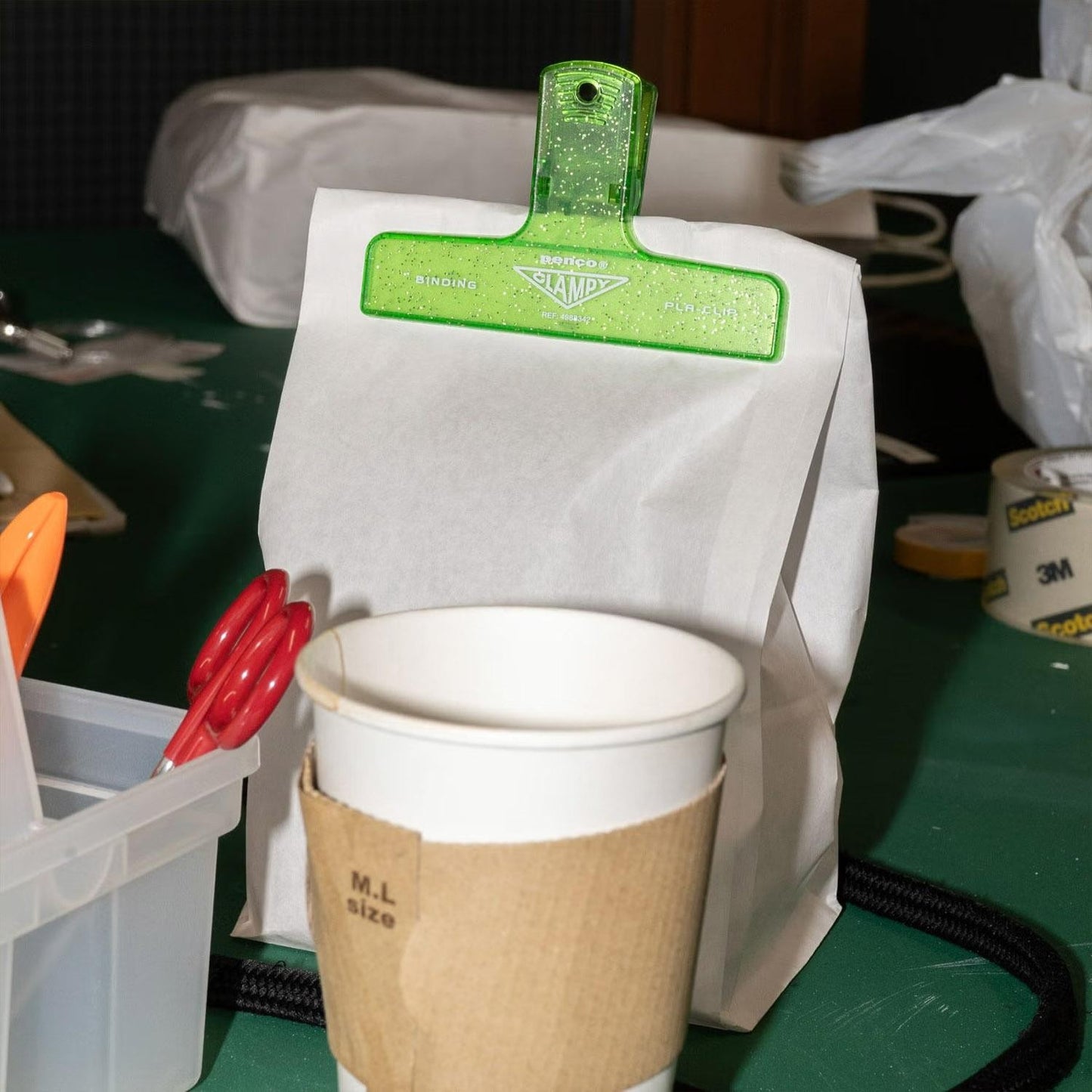 PLASTIC CLIP GLITTER VERDE PENCO